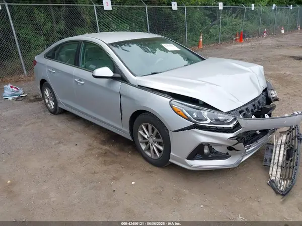 5NPE24AF8JH678591 2018 HYUNDAI SONATA - Image 1