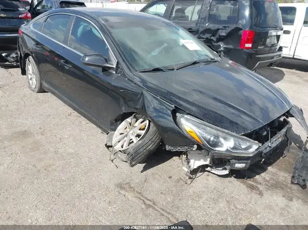 5NPE24AF8JH683001 2018 HYUNDAI SONATA - Image 1