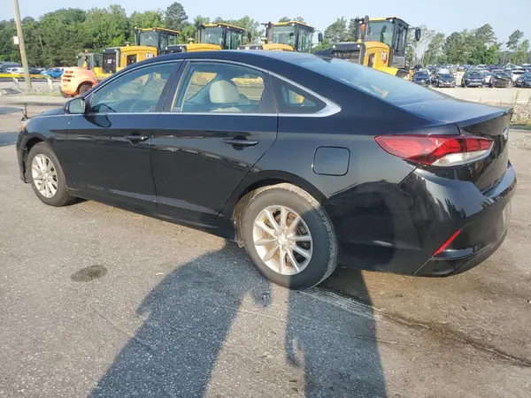 5NPE24AF8JH689056 2018 HYUNDAI SONATA - Image 2