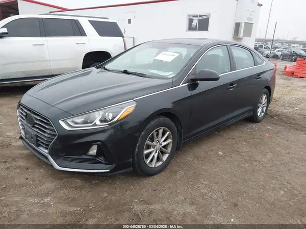 5NPE24AF8JH693186 2018 HYUNDAI SONATA - Image 2