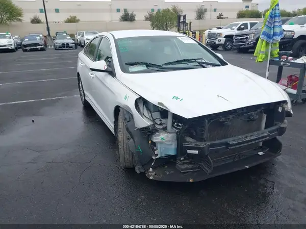 5NPE24AF8JH693284 2018 HYUNDAI SONATA - Image 1