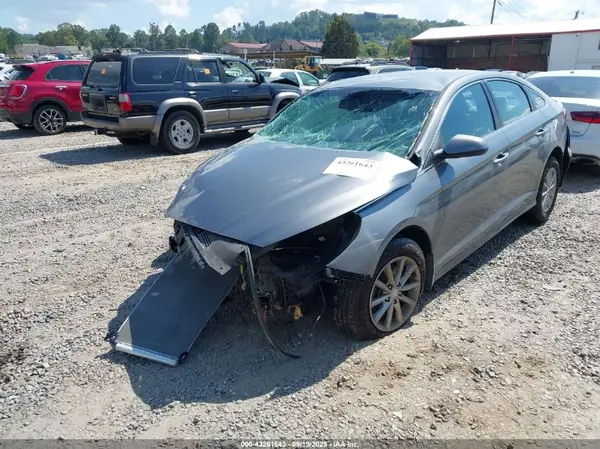 5NPE24AF8JH694192 2018 HYUNDAI SONATA - Image 2