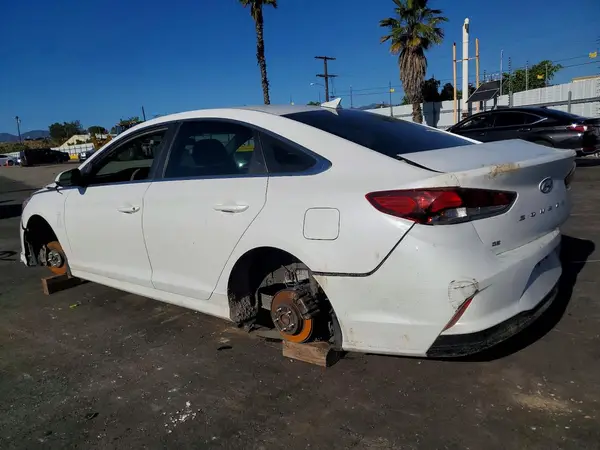 5NPE24AF8JH694855 2018 HYUNDAI SONATA - Image 2
