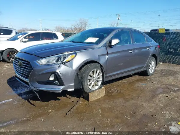 5NPE24AF8JH696542 2018 HYUNDAI SONATA - Image 2