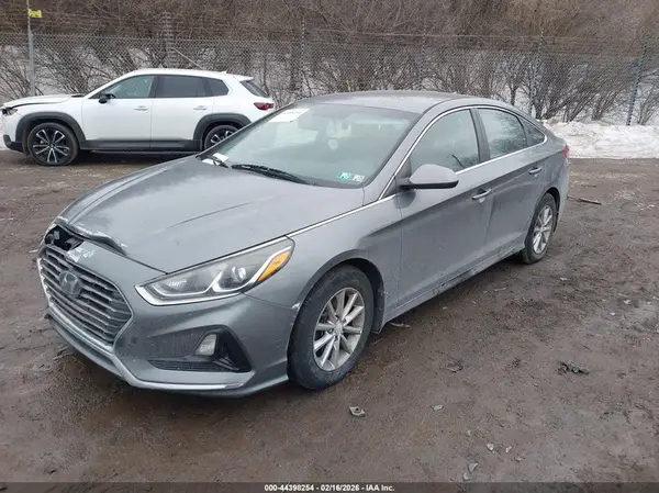 5NPE24AF8JH698985 2018 HYUNDAI SONATA - Image 2