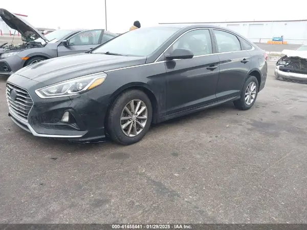 5NPE24AF8JH699022 2018 HYUNDAI SONATA - Image 2