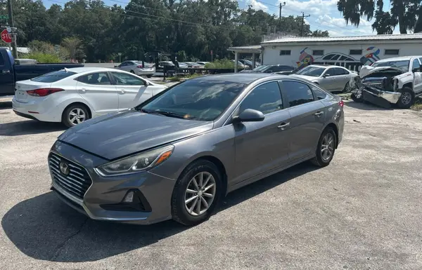 5NPE24AF8JH703120 2018 HYUNDAI SONATA - Image 2