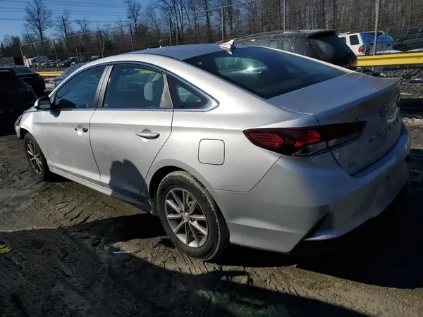 5NPE24AF8JH704686 2018 HYUNDAI SONATA - Image 2