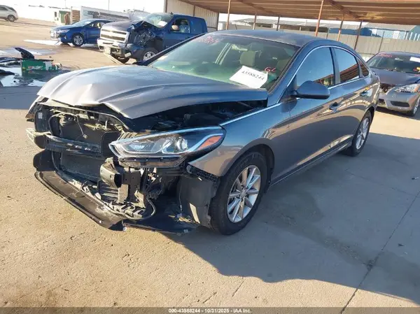 5NPE24AF8JH705563 2018 HYUNDAI SONATA - Image 2