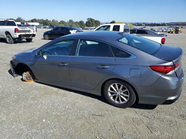 5NPE24AF8JH705997 2018 HYUNDAI SONATA - Image 2