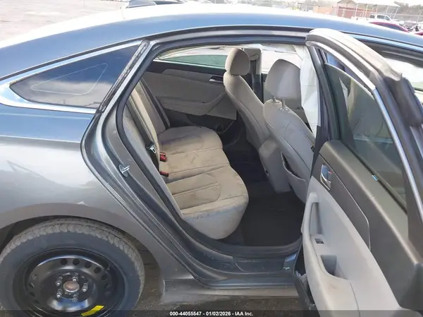 5NPE24AF8JH713534 2018 HYUNDAI SONATA - Image 8