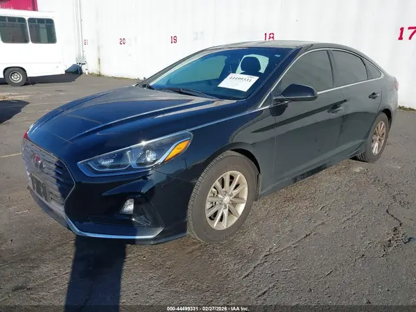 5NPE24AF8JH718720 2018 HYUNDAI SONATA - Image 2