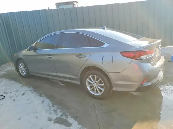 5NPE24AF8JH724940 2018 HYUNDAI SONATA - Image 2