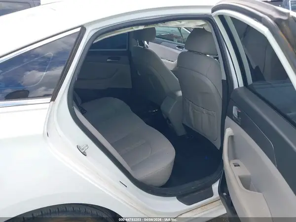 5NPE24AF8KH738922 2019 HYUNDAI SONATA - Image 8