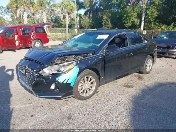 5NPE24AF8KH756028 2019 HYUNDAI SONATA - Image 2