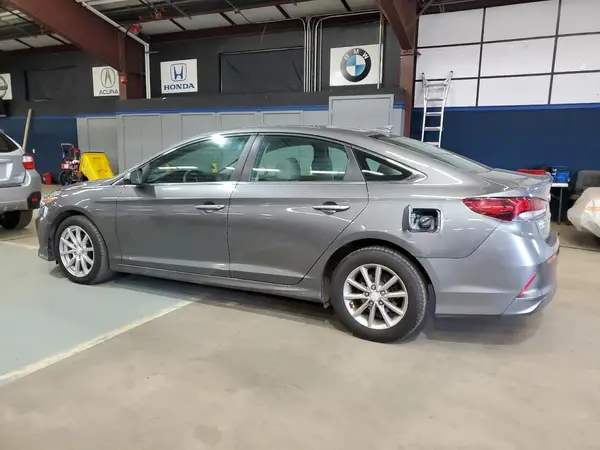 5NPE24AF8KH776408 2019 HYUNDAI SONATA - Image 2
