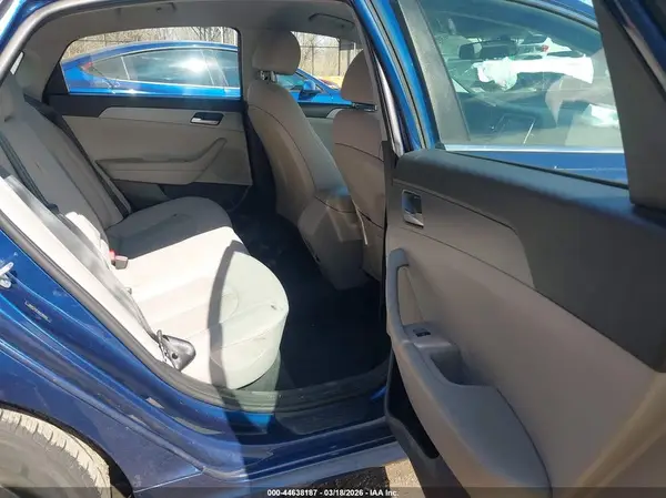 5NPE24AF8KH780555 2019 HYUNDAI SONATA - Image 8