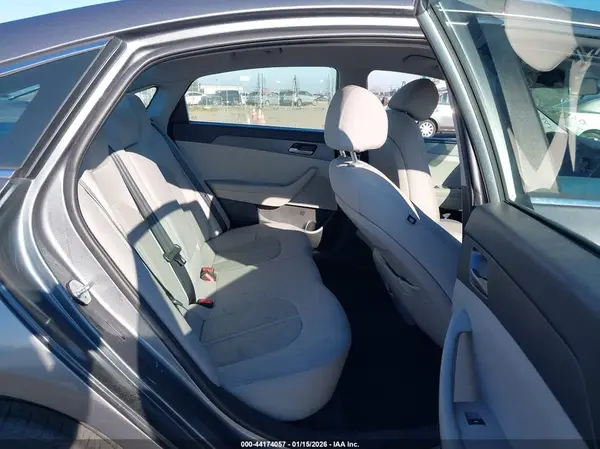 5NPE24AF8KH790082 2019 HYUNDAI SONATA - Image 8