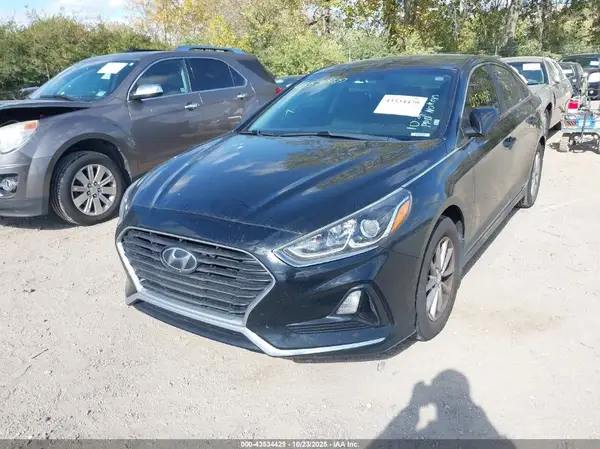 5NPE24AF8KH795900 2019 HYUNDAI SONATA - Image 2