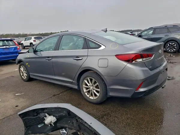 5NPE24AF8KH806975 2019 HYUNDAI SONATA - Image 2