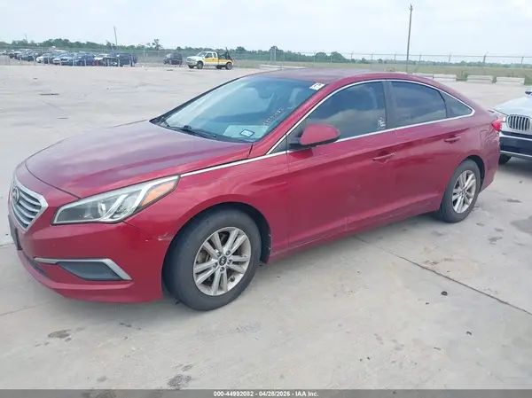 5NPE24AF9GH269945 2016 HYUNDAI SONATA - Image 2