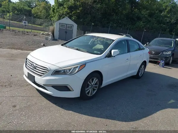 5NPE24AF9GH281108 2016 HYUNDAI SONATA - Image 2