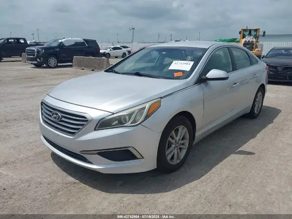 5NPE24AF9GH281416 2016 HYUNDAI SONATA - Image 2