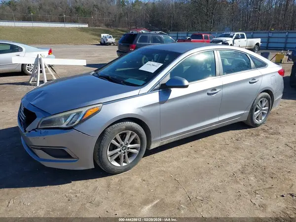 5NPE24AF9GH307609 2016 HYUNDAI SONATA - Image 2