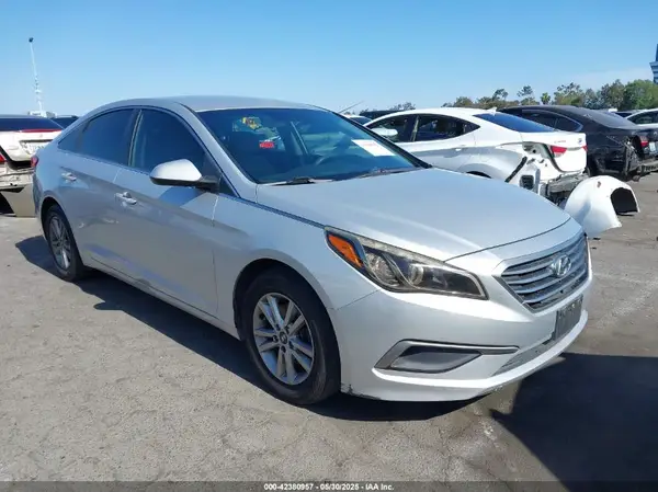 5NPE24AF9GH308064 2016 HYUNDAI SONATA - Image 1
