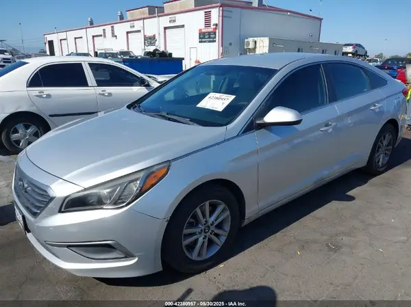 5NPE24AF9GH308064 2016 HYUNDAI SONATA - Image 2