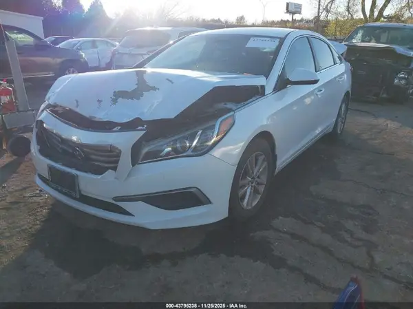 5NPE24AF9GH324247 2016 HYUNDAI SONATA - Image 2