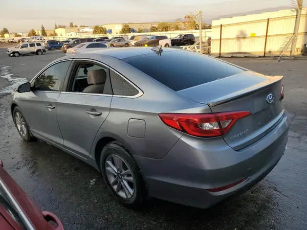 5NPE24AF9GH335538 2016 HYUNDAI SONATA - Image 2