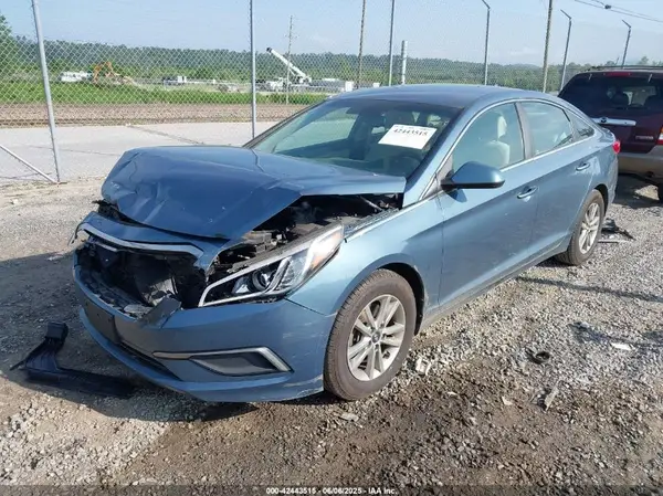 5NPE24AF9GH335667 2016 HYUNDAI SONATA - Image 2