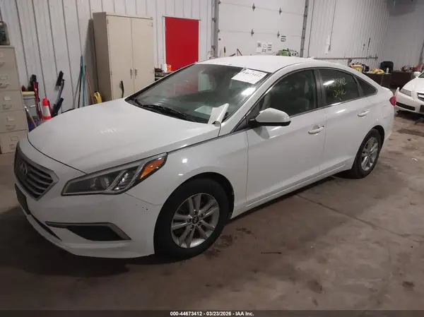 5NPE24AF9GH335765 2016 HYUNDAI SONATA - Image 2