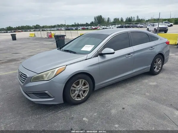 5NPE24AF9GH338214 2016 HYUNDAI SONATA - Image 2