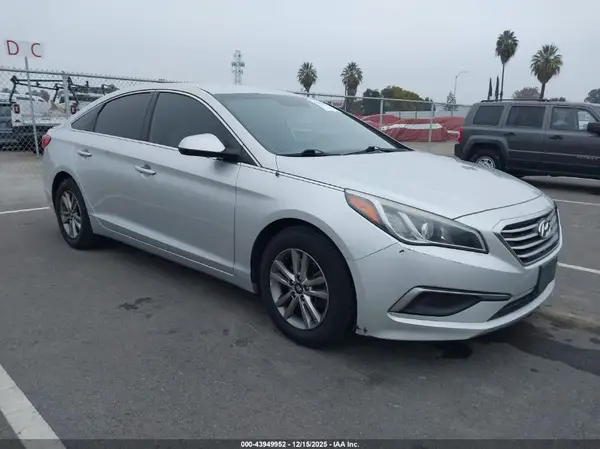 5NPE24AF9GH348855 2016 HYUNDAI SONATA - Image 1