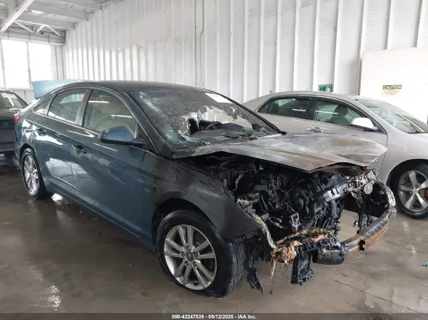 5NPE24AF9GH355465 2016 HYUNDAI SONATA - Image 1