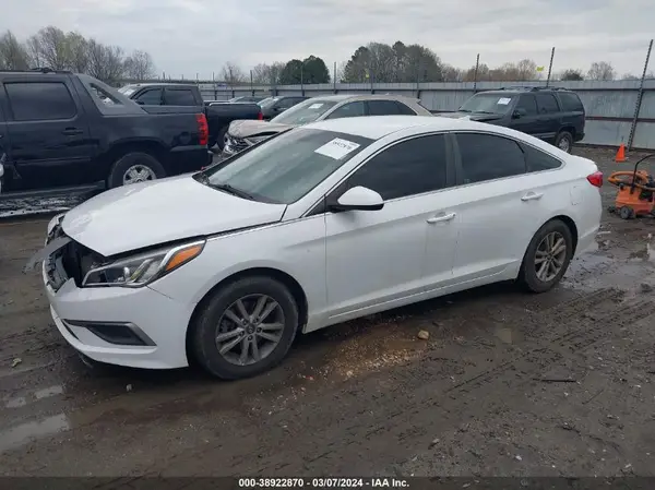 5NPE24AF9GH369043 2016 HYUNDAI SONATA - Image 2