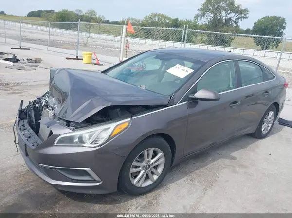 5NPE24AF9GH371567 2016 HYUNDAI SONATA - Image 2