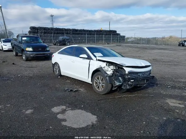 5NPE24AF9GH386473 2016 HYUNDAI SONATA - Image 1