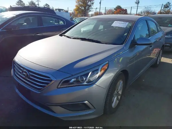 5NPE24AF9GH388966 2016 HYUNDAI SONATA - Image 2