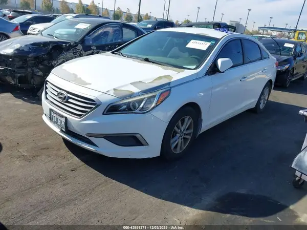 5NPE24AF9GH415843 2016 HYUNDAI SONATA - Image 2