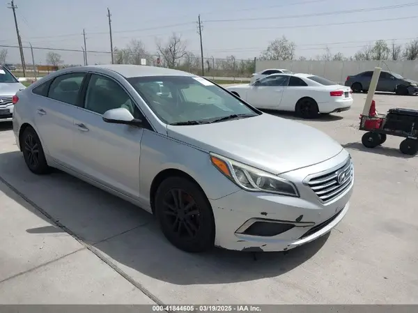 5NPE24AF9GH417835 2016 HYUNDAI SONATA - Image 1