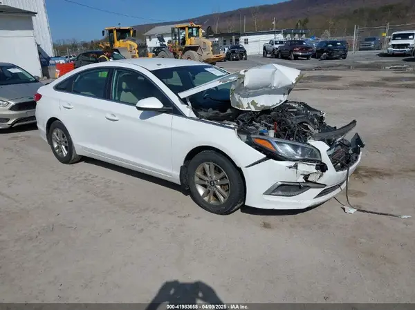 5NPE24AF9HH438492 2017 HYUNDAI SONATA - Image 1