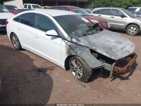 5NPE24AF9HH444650 2017 HYUNDAI SONATA - Image 1