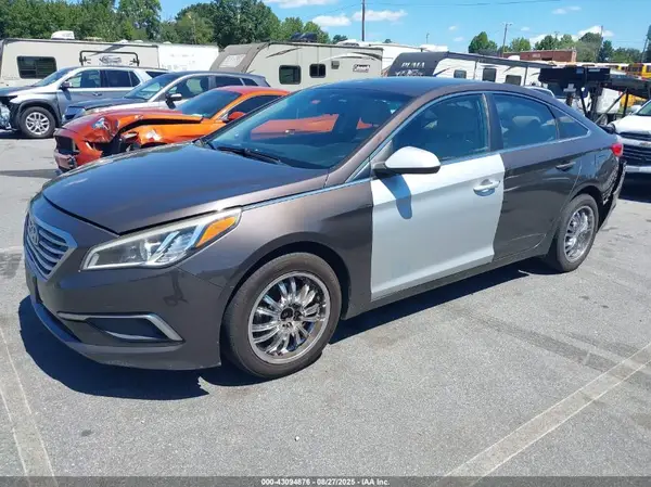 5NPE24AF9HH447449 2017 HYUNDAI SONATA - Image 2