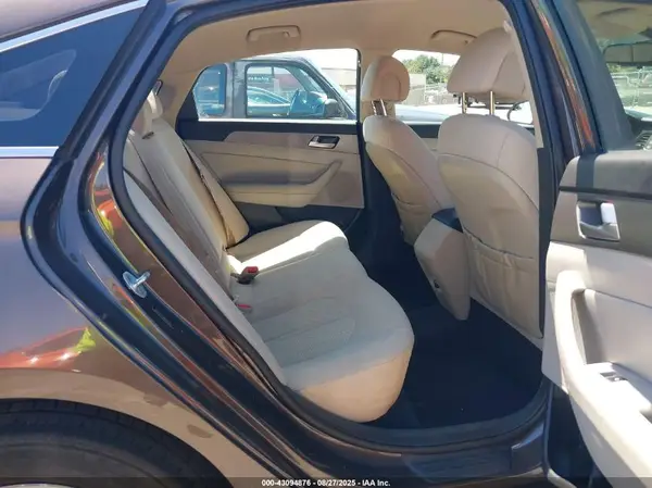 5NPE24AF9HH447449 2017 HYUNDAI SONATA - Image 8