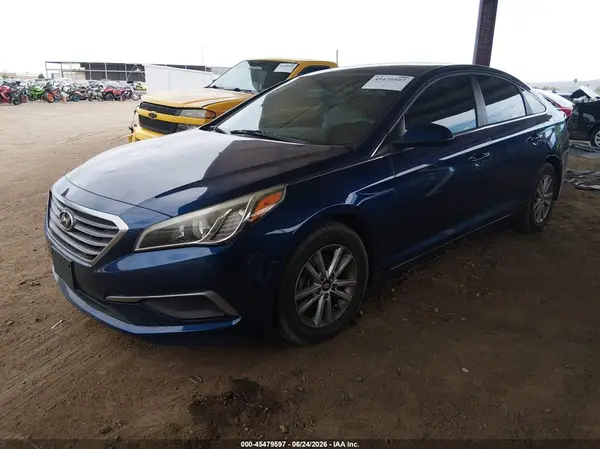 5NPE24AF9HH447905 2017 HYUNDAI SONATA - Image 2