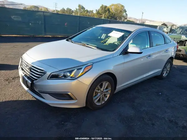 5NPE24AF9HH449427 2017 HYUNDAI SONATA - Image 2