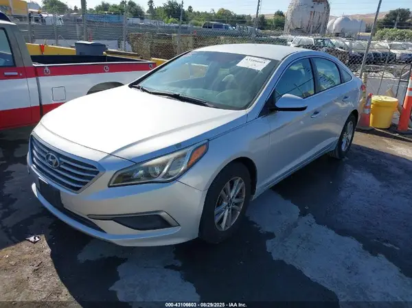 5NPE24AF9HH453767 2017 HYUNDAI SONATA - Image 2